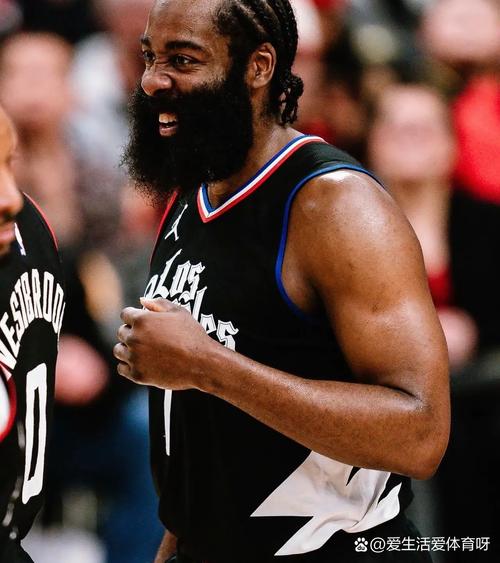 对阵湖人，火箭全新首发出炉！4前锋配中锋，24岁射手顶替奥科吉（迎战湖人，火箭公布新首发：四前锋配中锋，24岁射手取代奥科吉）