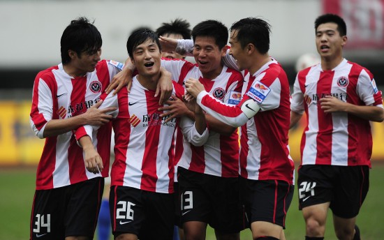 如此巴萨，怎能不爱？亚马尔助攻梅开二度，莱万攻入首球（怎能不爱这支巴萨？亚马尔两次助攻，莱万收获首球）