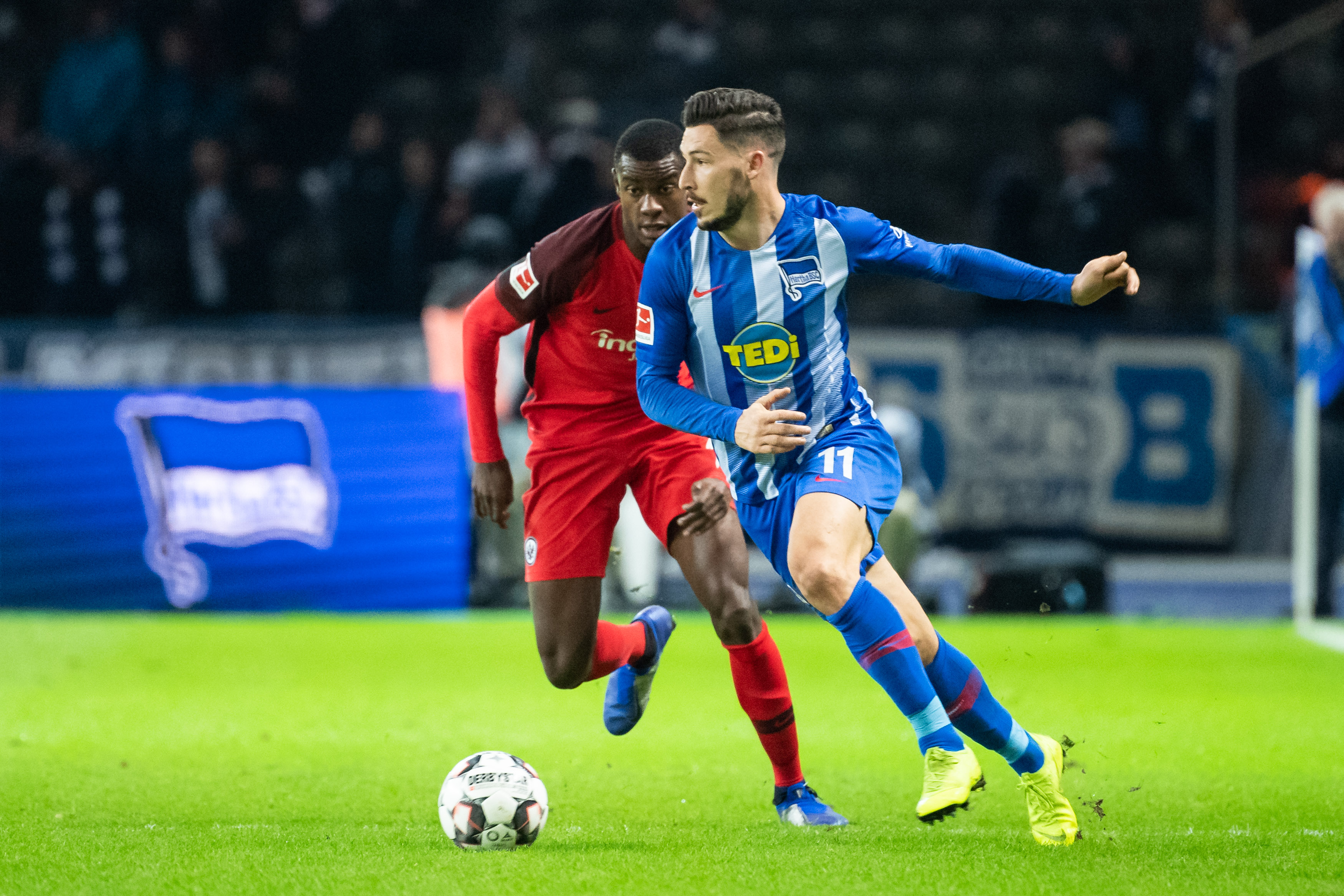 981分钟，卡雷拉斯本赛季出场时间为皇马非门将球员最多（皇马本季非门将出场时间榜：卡雷拉斯以981分钟领跑）