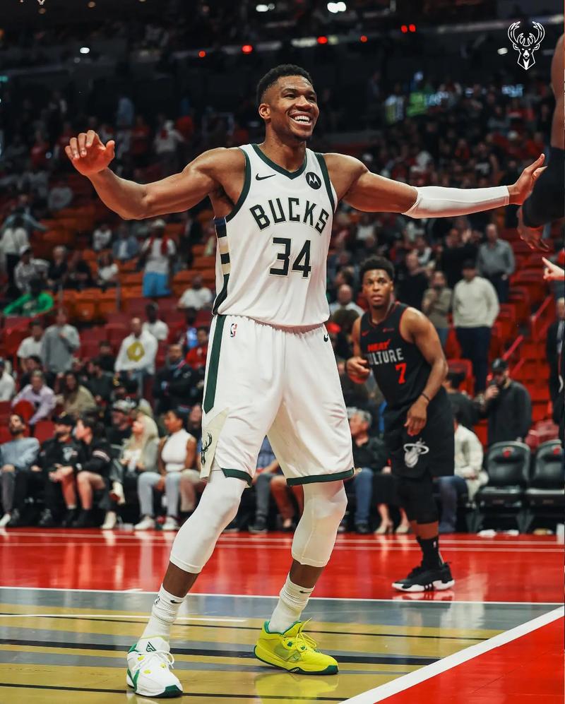 稳定输出！约基奇登场31分钟7中7得到26分9板10助攻（效率爆棚！约基奇31分钟7投全中轰下26分9篮板10助攻）