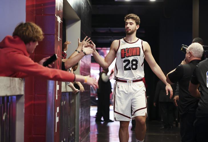 约尼查：喜欢玉溪的米线、水饺和烧烤；希望能在玉昆踢到退役（约尼查：钟爱玉溪米线、水饺与烧烤，盼在玉昆效力至退役）