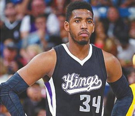 库里谈与斯潘塞搭档：只要是球商高的球员，我就能和他搭档（库里谈与斯潘塞合作：球商高的球员都能与我搭档）