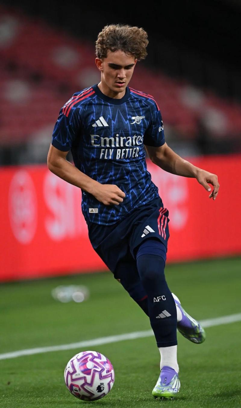 曼联拉什福德末段进球绝杀热刺（拉什福德终场前破门，曼联绝杀热刺）