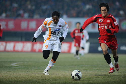 女足欧洲杯决赛开赛前几小时，英格兰中场图恩的祖母不幸去世（女足欧洲杯决赛前数小时，英格兰中场图恩痛失祖母）