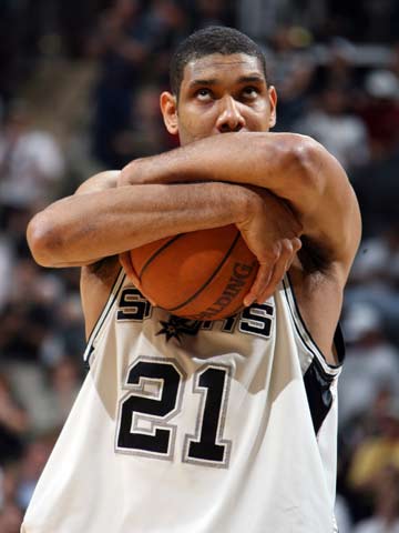 世体：卡萨多中场扫荡能力出色，他可解放德容的组织能力（世体：卡萨多中场拦截能力出众，可让德容更专注组织）