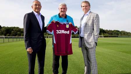 拉拉维亚晒照庆祝客场之旅结束（拉拉维亚晒照庆祝客场征程收官）