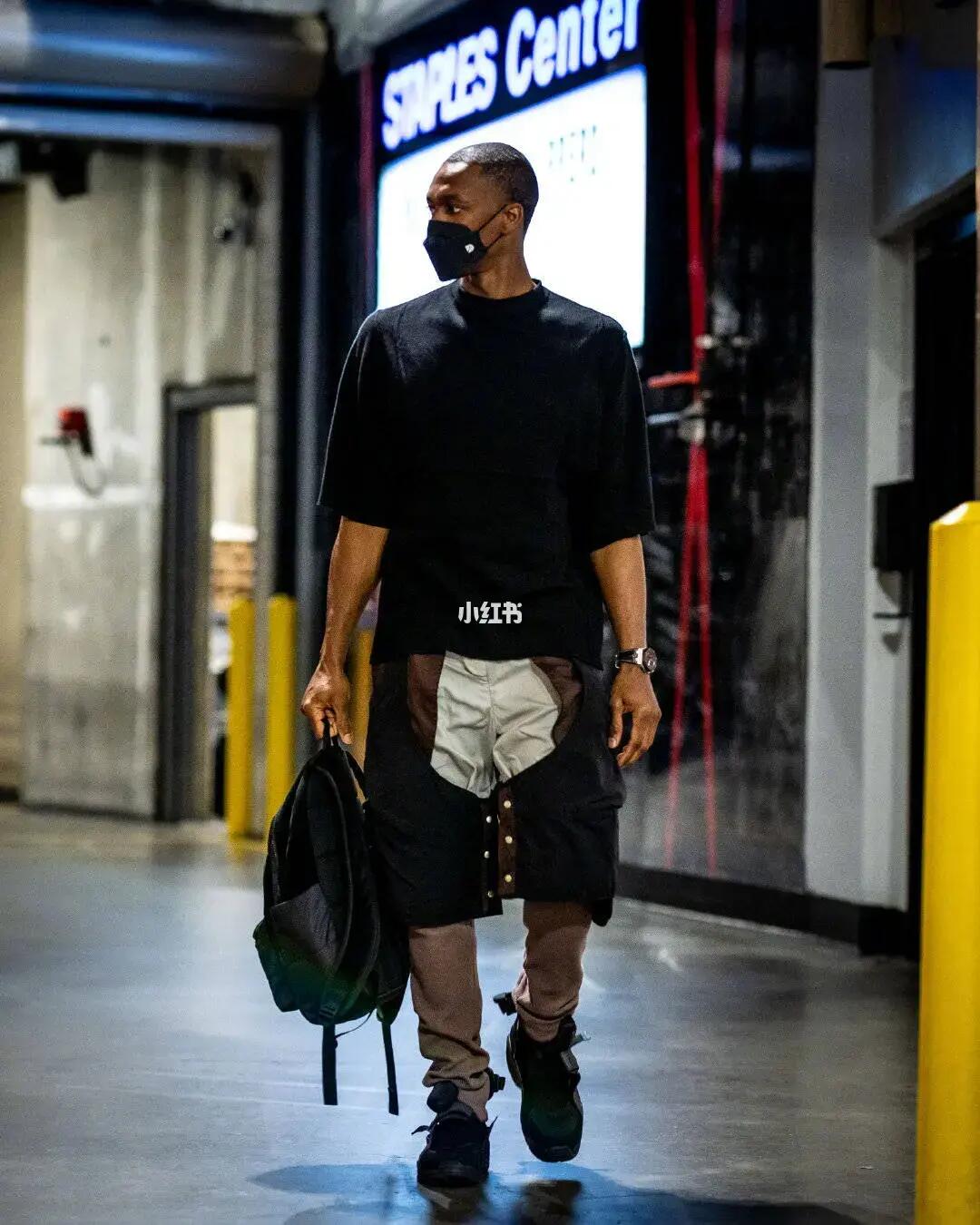 替补小将打入职业生涯首球（替补新人收获职业生涯处子球）