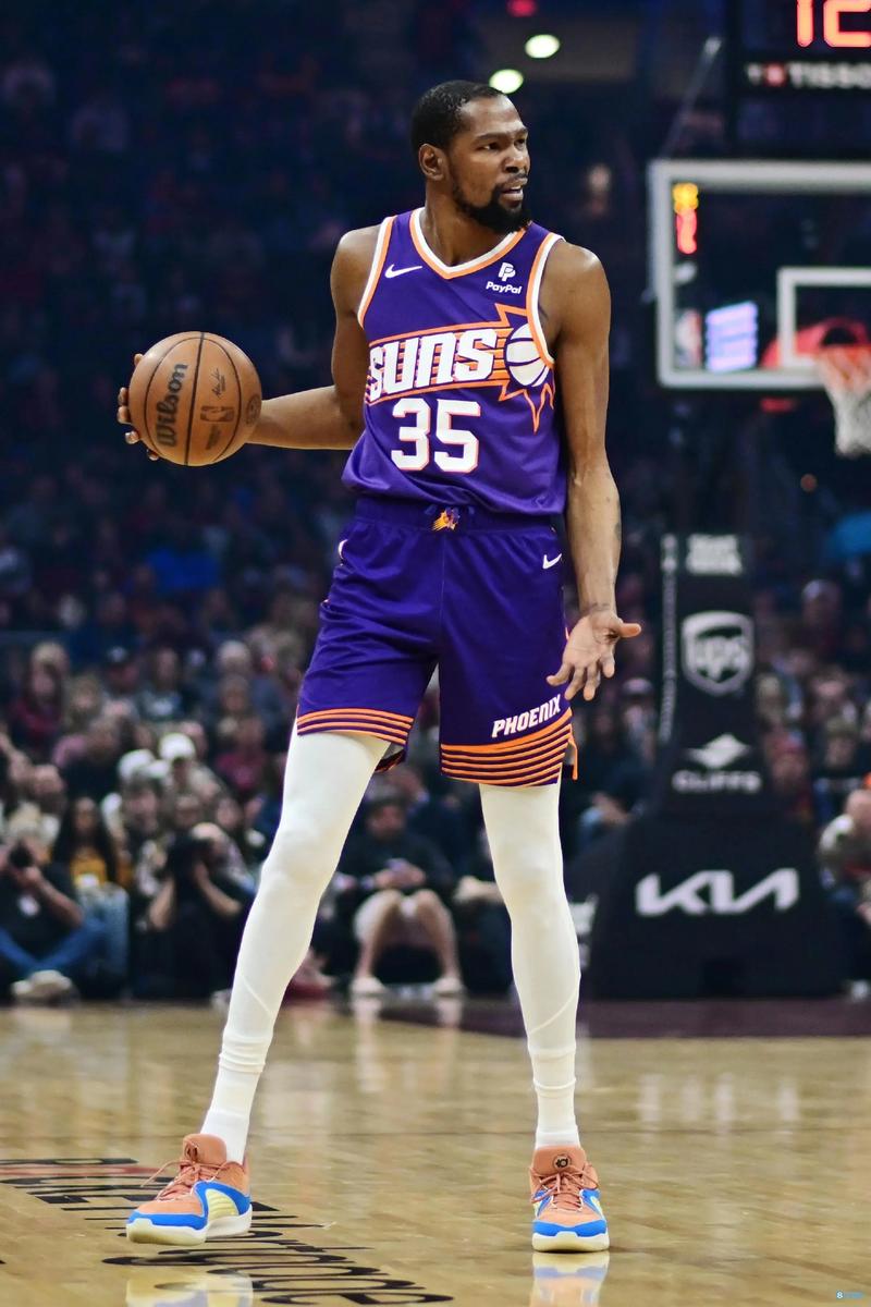 圣诞大战前勇士将帅和解，科尔力挺追梦格林：没他拿不到4冠（圣诞大战前勇士将帅破冰，科尔力撑追梦：没有格林就没有四冠）